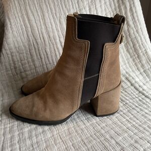 TOD'S Classic‎ Tan Suede Heeled Chelsea Boots Size 37